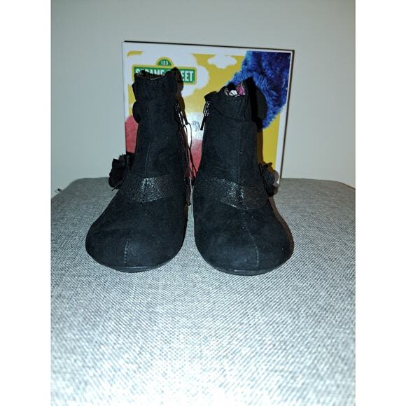 Girls Sesame Street Abby Boot Size 5 Black - Picture 1 of 6
